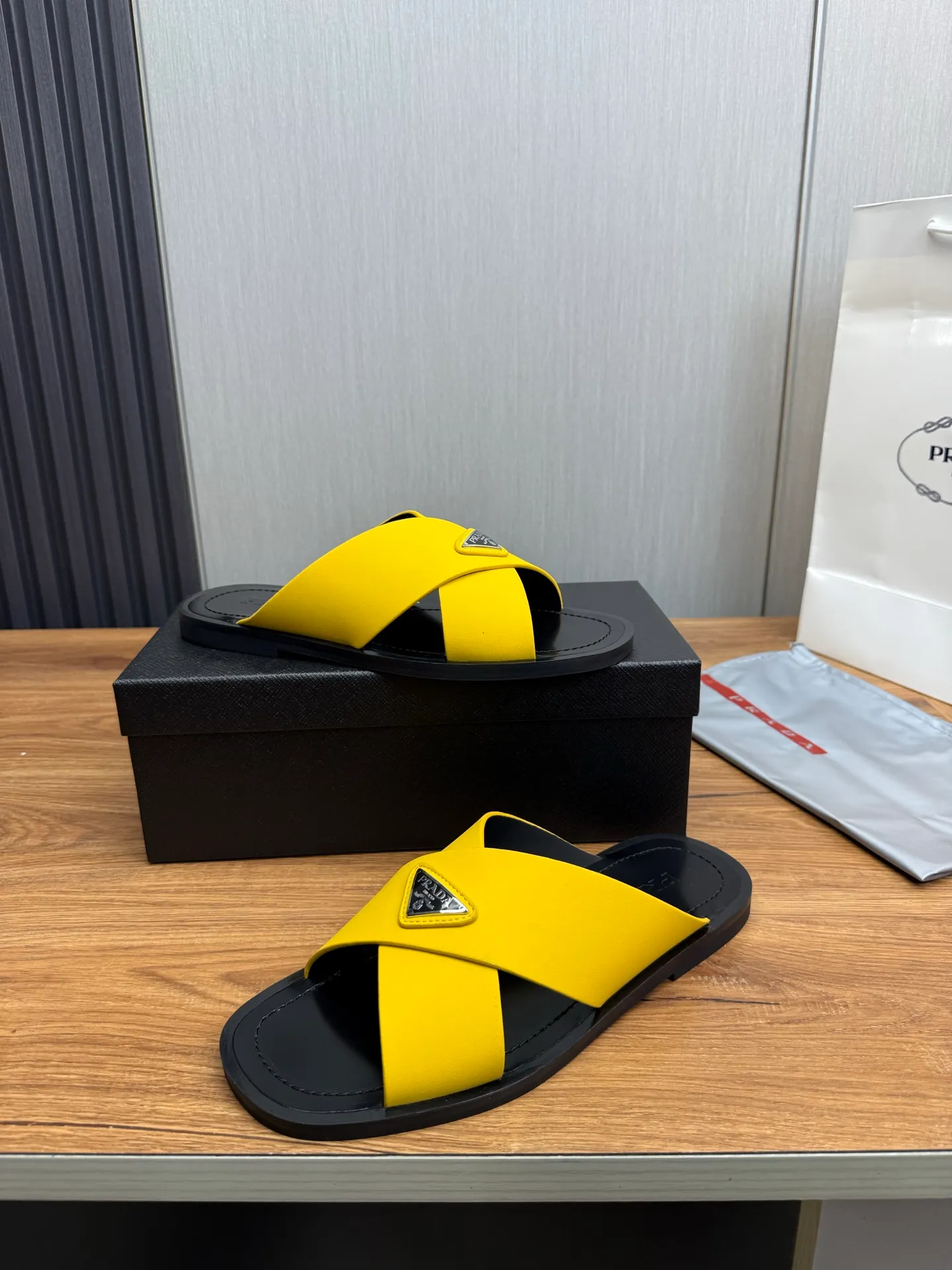 Factory price 340💰 ＰＲＡＤＡPrada - popular men's slippers hot sale 🔥 🩴Official website one to one production 38-45 sizes 45 46 🉑️Customized!